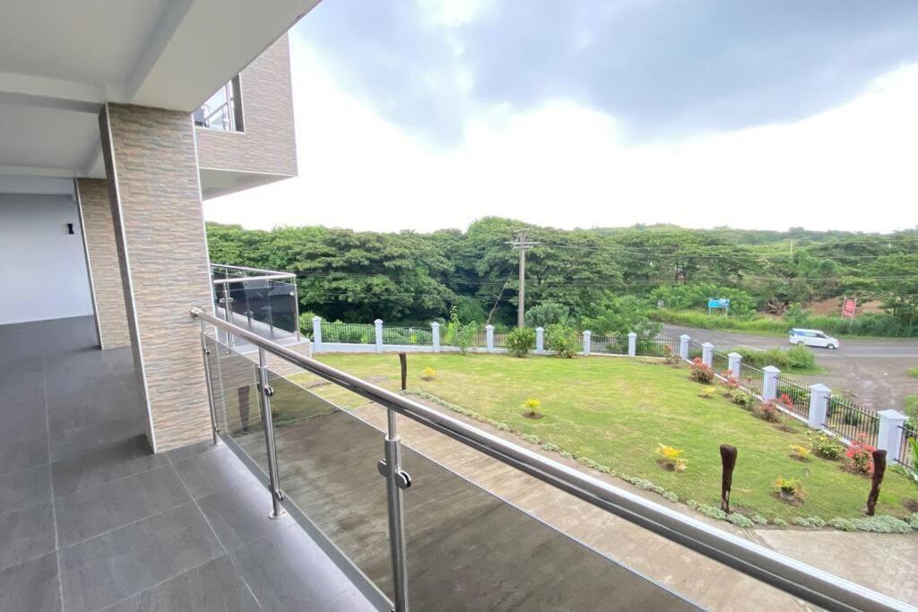 Lovely 4-Bedroom Holiday Home With Free Parking. ラウトカ エクステリア 写真