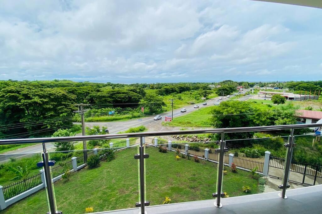 Lovely 4-Bedroom Holiday Home With Free Parking. ラウトカ エクステリア 写真
