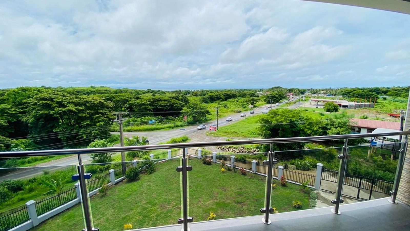 Lovely 4-Bedroom Holiday Home With Free Parking. ラウトカ エクステリア 写真