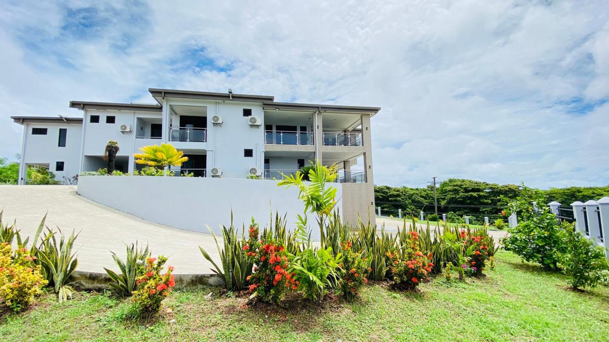 Lovely 4-Bedroom Holiday Home With Free Parking. ラウトカ エクステリア 写真